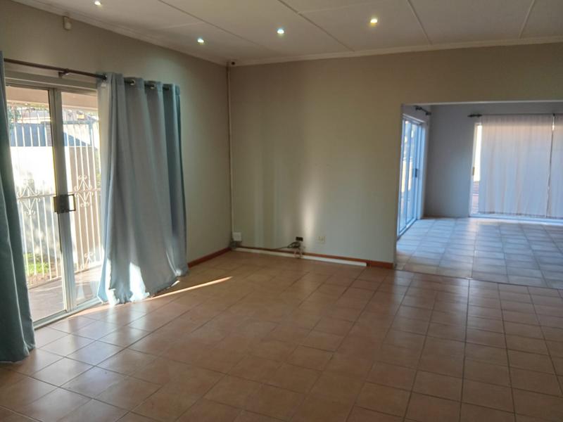 To Let 3 Bedroom Property for Rent in Sunnyside Eastern Cape